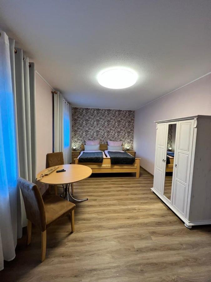 O&W Ferienzimmer Am Nuerburgring, Quiddelbach Eksteriør bilde